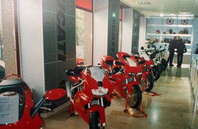 Prodejna motocyklů DUCATI (1999)